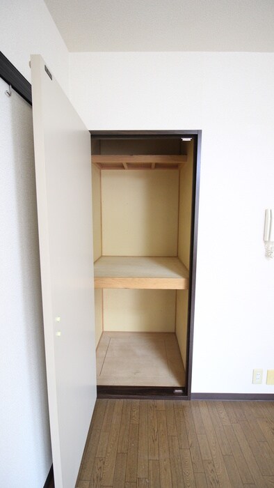 物件内観写真12　(収納)