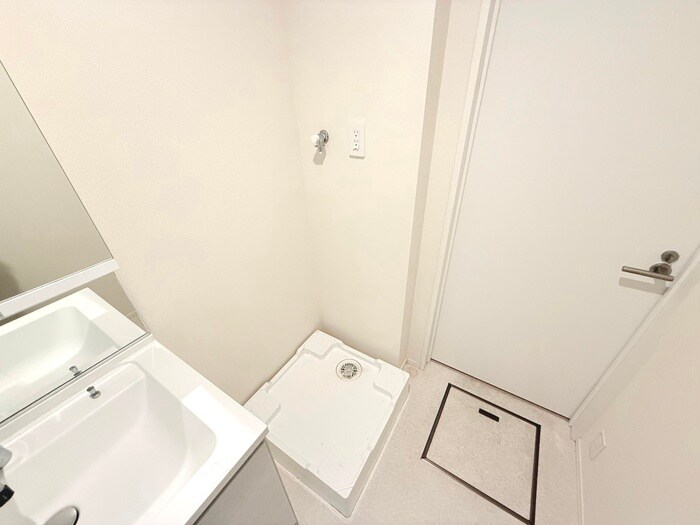 物件内観写真10　(洗濯機置場)