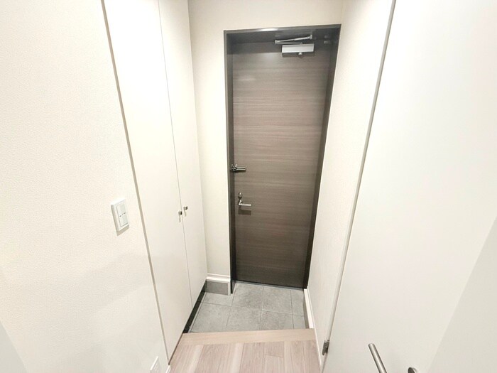 物件内観写真16　(玄関)