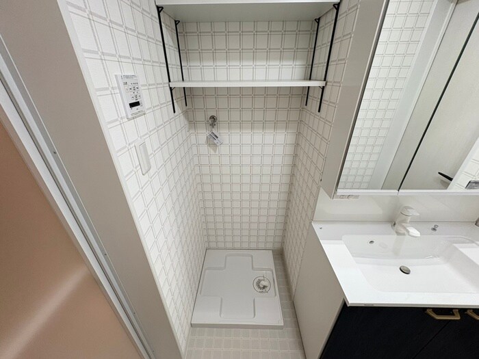 物件内観写真10　(洗濯機置場)