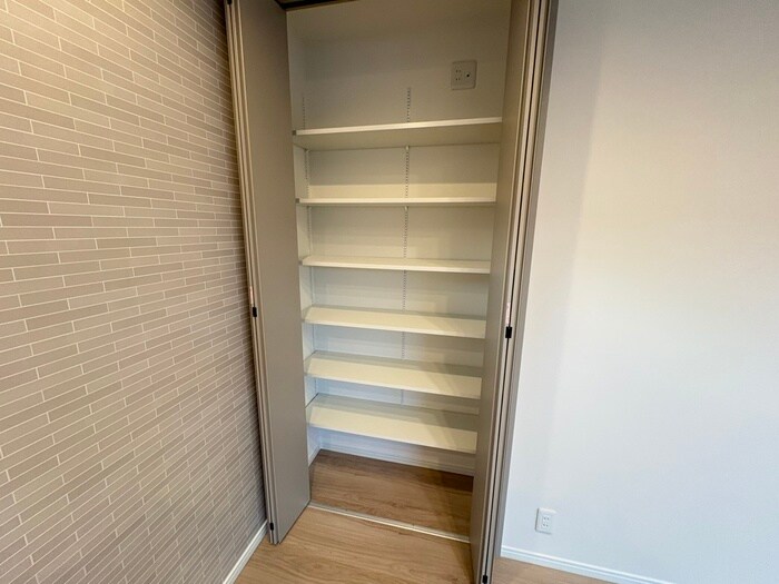 物件内観写真16　(収納)