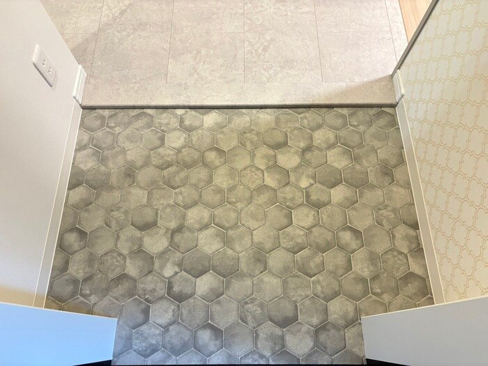 物件内観写真17　(玄関)