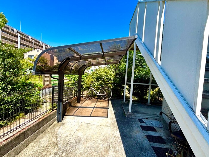 物件外観写真6　(駐輪場)