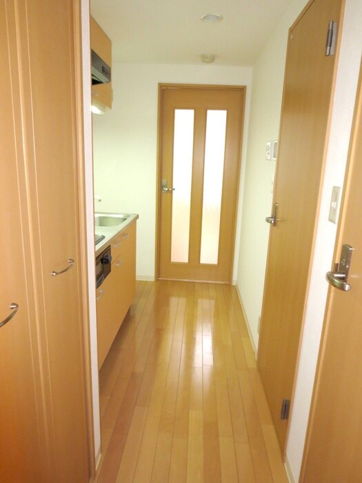 物件内観写真16　(廊下)