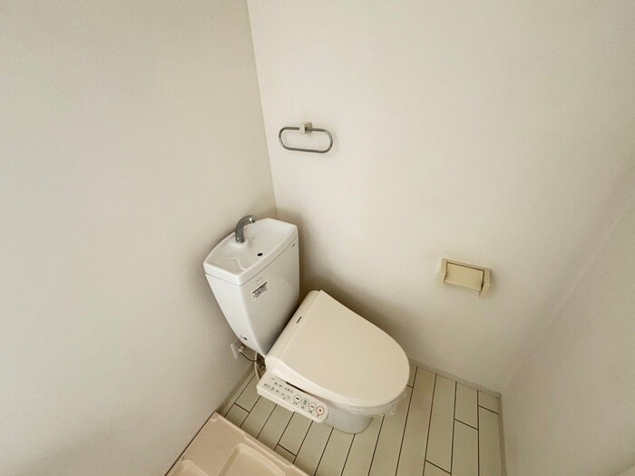 物件内観写真14　(トイレ)