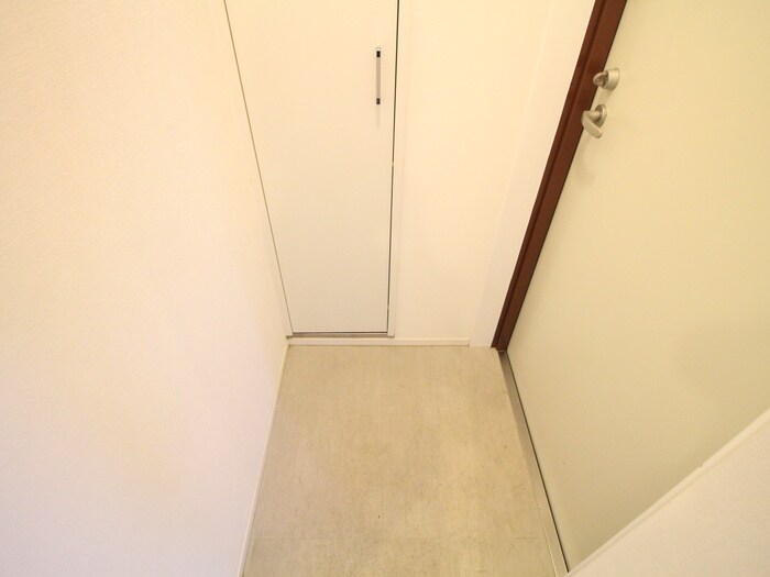 物件内観写真18　(玄関)