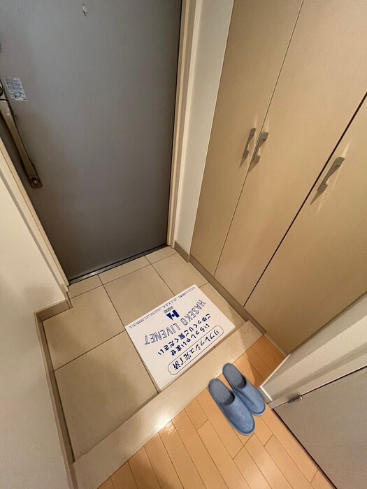 物件内観写真15　(玄関)