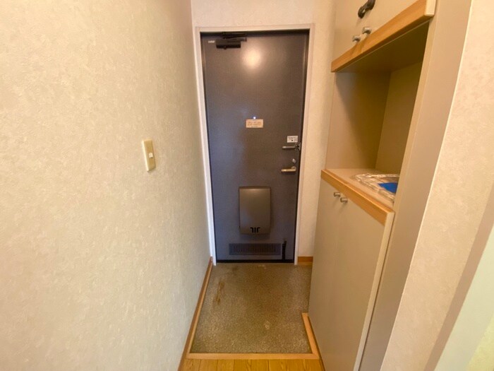 物件内観写真18　(玄関)