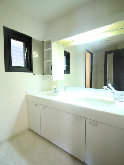 物件内観写真13　(洗面)