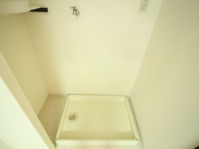 物件内観写真15　(洗濯機置場)