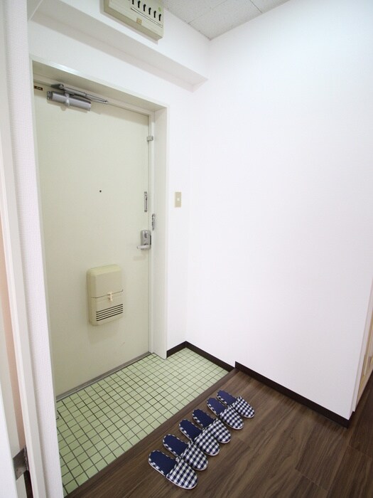 物件内観写真11　(玄関)