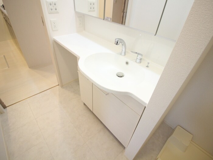 物件内観写真8　(洗面)