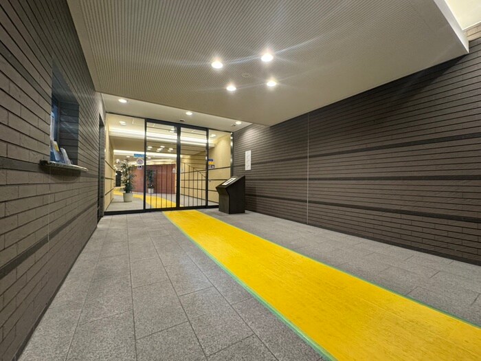 物件外観写真2　(同型モデル)