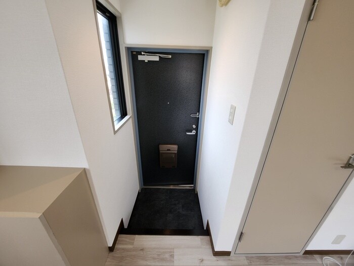 物件内観写真15　(玄関)