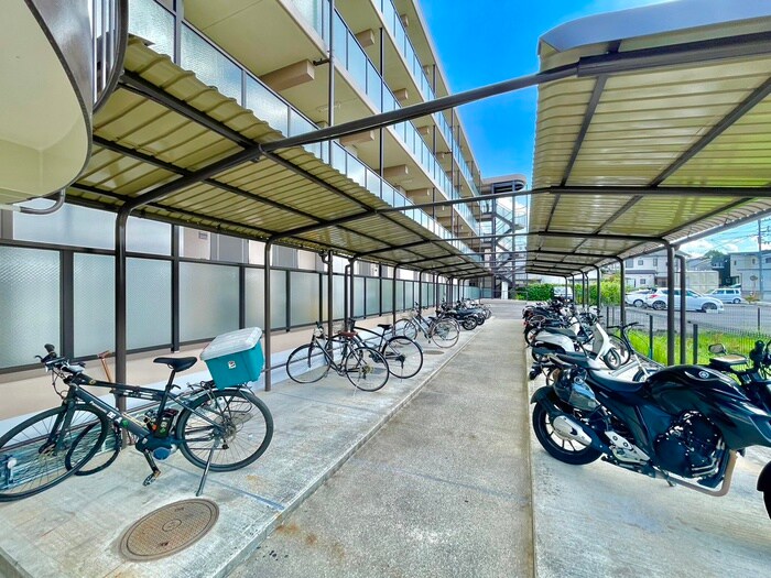 物件外観写真3　(駐輪場)