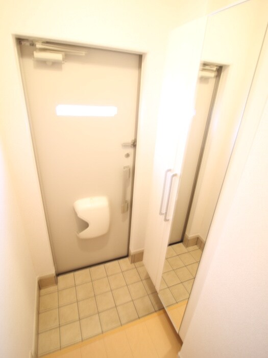 物件内観写真17　(玄関)