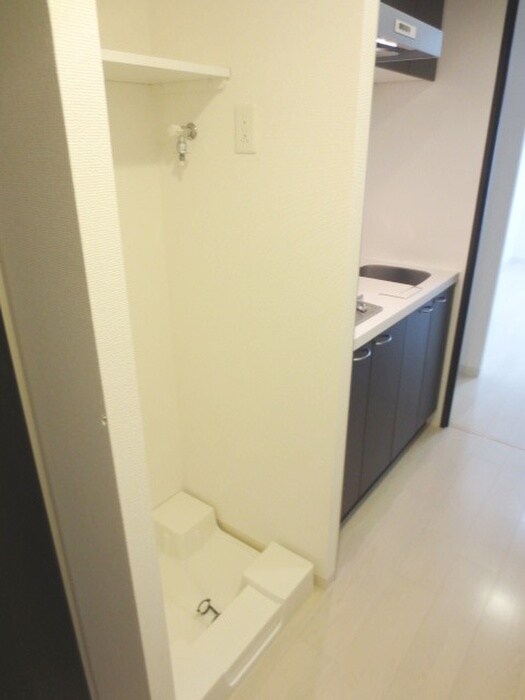 物件内観写真10　(洗濯機置場)