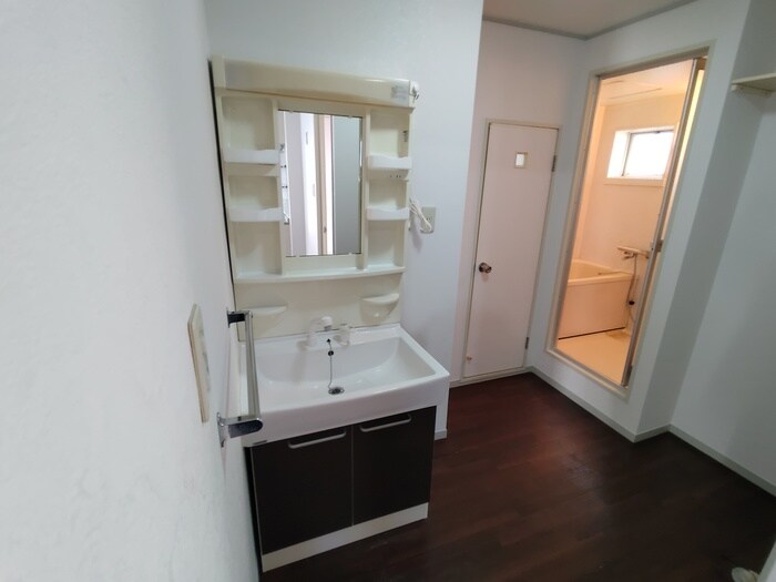 物件内観写真8　(洗面)