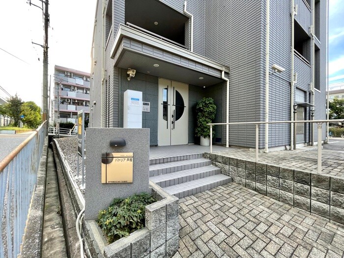 物件外観写真4　(エントランス部分)