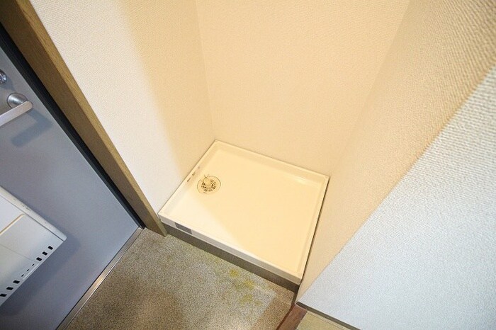 物件内観写真14　(洗濯機置場)