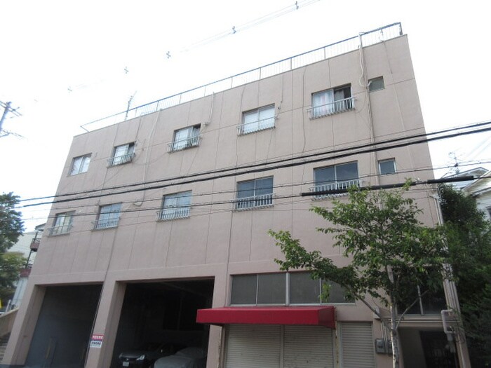 物件外観写真2　(駐車場)