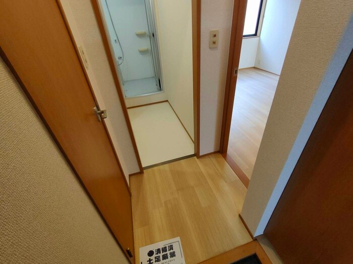 物件内観写真18　(廊下)