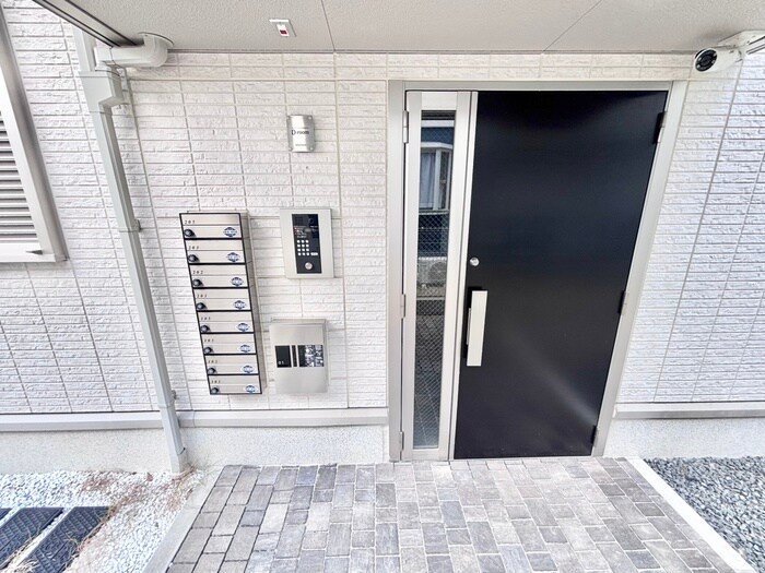 物件外観写真4　(エントランス部分)