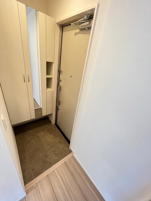 物件内観写真16　(玄関)