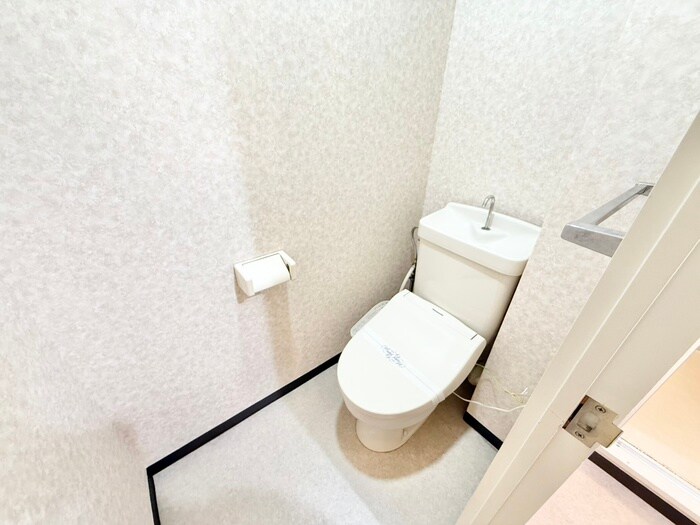 物件内観写真14　(トイレ)