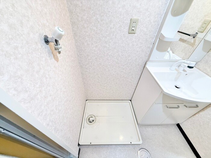 物件内観写真15　(洗濯機置場)