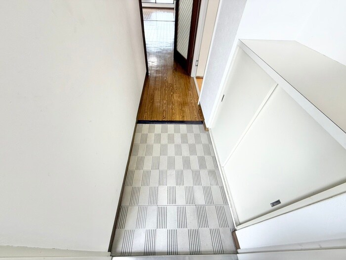 物件内観写真17　(玄関)
