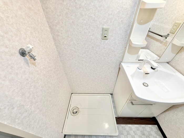 物件内観写真18　(洗濯機置場)