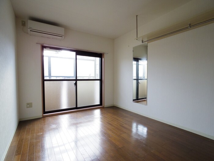 物件内観写真9　(居室)