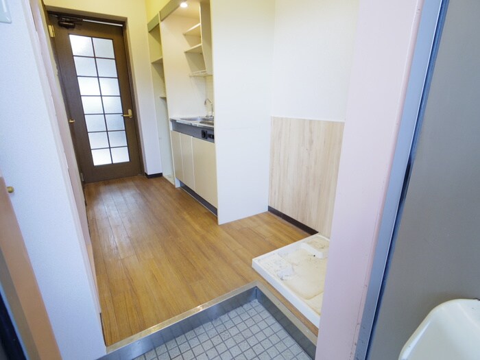 物件内観写真16　(玄関)