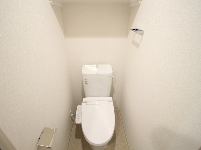 物件内観写真8　(トイレ)