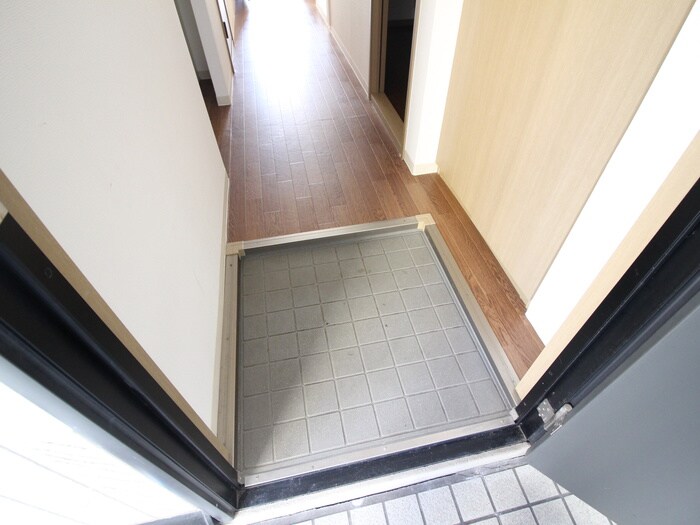 物件内観写真17　(玄関)