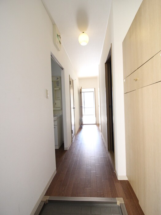 物件内観写真18　(廊下)