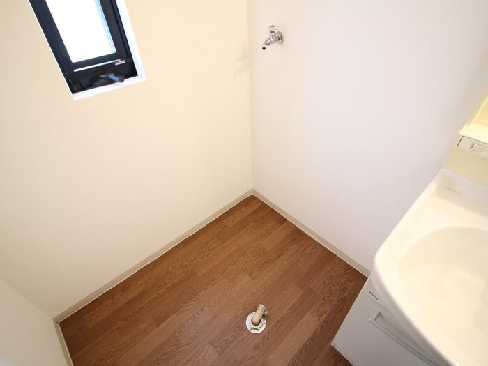 物件内観写真20　(洗濯機置場)