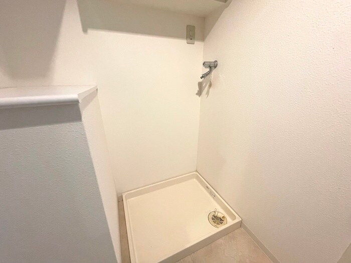 物件内観写真11　(洗濯機置場)