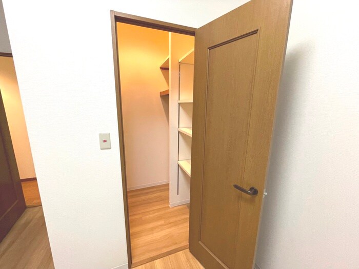 物件内観写真16　(収納)