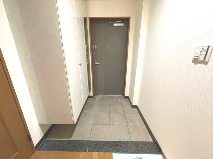 物件内観写真17　(玄関)