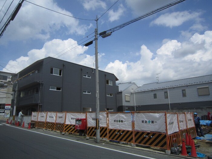 物件外観写真2　(建築中)