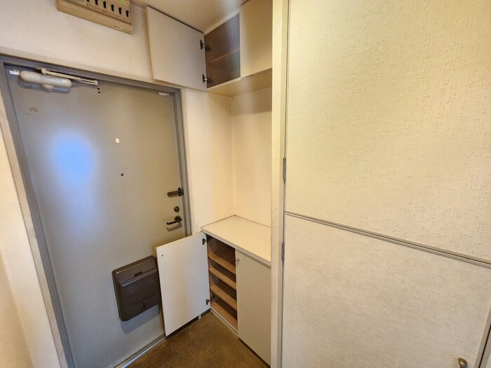 物件内観写真15　(靴箱)