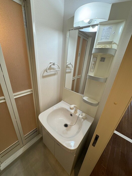 物件内観写真8　(洗面)