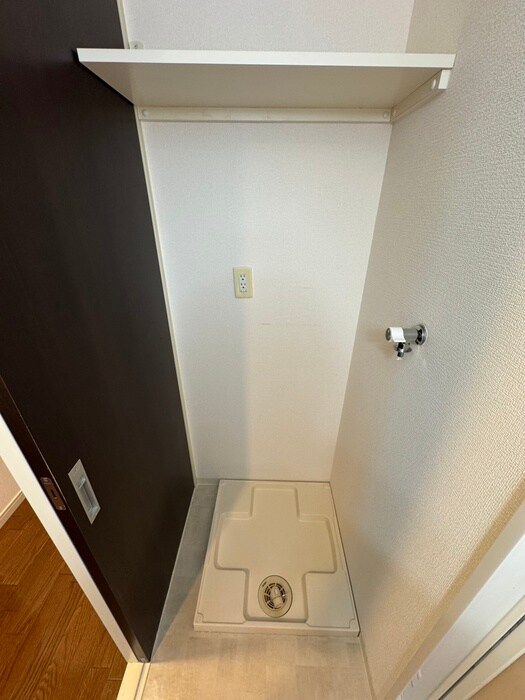 物件内観写真18　(洗濯機置場)