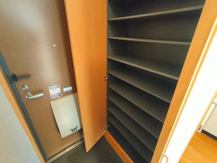 物件内観写真15　(靴箱)