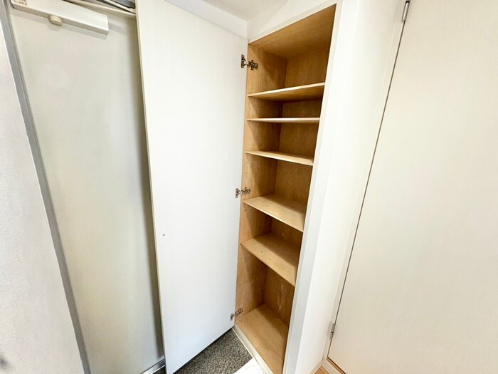 物件内観写真7　(靴箱)