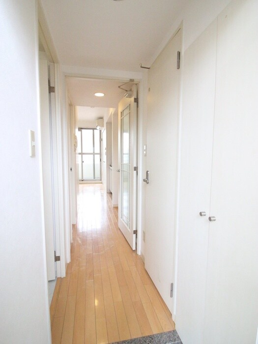 物件内観写真8　(廊下)