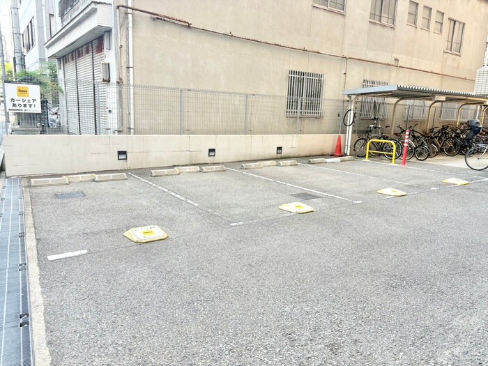 物件外観写真5　(駐車場)