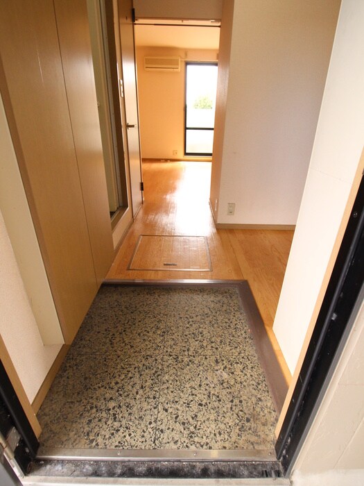 物件内観写真7　(玄関)